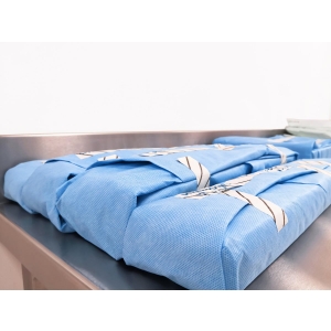 Medicom Safeseal Sterilisation Wrap 120x120cm 50gsm (100)